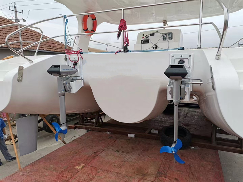 Lawada® 10,28 m seilkatamaran met elektriese motor: Volhoubaarheid en kostedoeltreffendheid integreer perfek