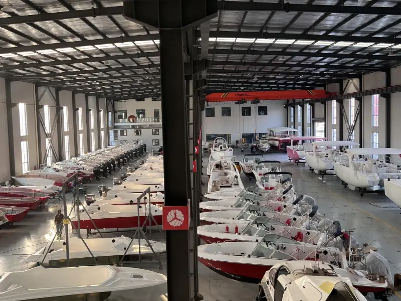 Die Lawada®-seiljag sal 42 stelle pasgemaakte spoedbote lewer, spesiaal ontwerp vir die watertoestande van die BIJIA-bergberg.